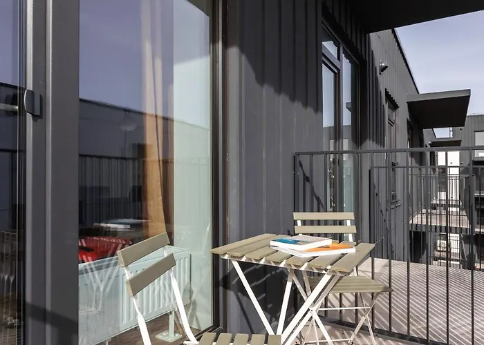 #stayhere - Brand New Colourful Close To Shopping Malls Butas *