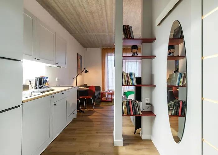 #stayhere - Brand New Colourful Close To Shopping Malls Butas