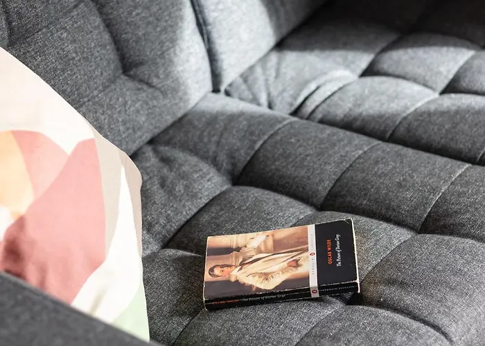 #stayhere - Brand New Colourful Close To Shopping Malls *